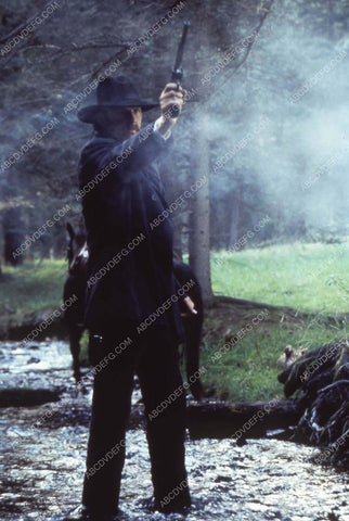 Kevin Costner film Wyatt Earp 35m-13561-2