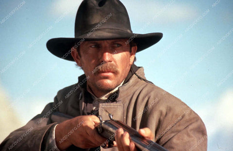 Kevin Costner film Wyatt Earp 35m-13584-2