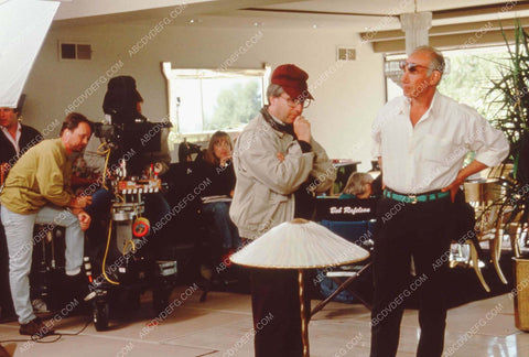 director Bob Rafelson on set film Man Trouble 35m-13760