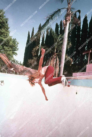 professional skateboard riders documentary film Dogtown and Z-Boys 35m-14430