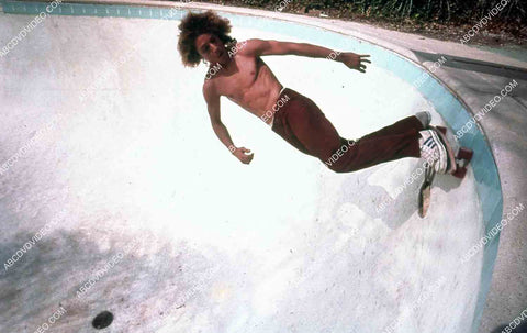 professional skateboard riders documentary film Dogtown and Z-Boys 35m-14432