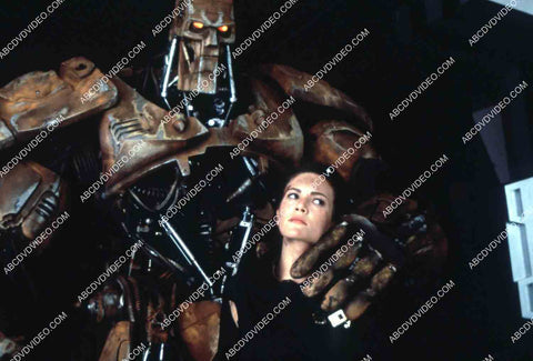 Diane Lane in the robot's clutches film Judge Dredd 35m-14451