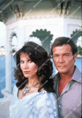 Roger Moore Maud Adams James Bond film Octopussy 35m-14824