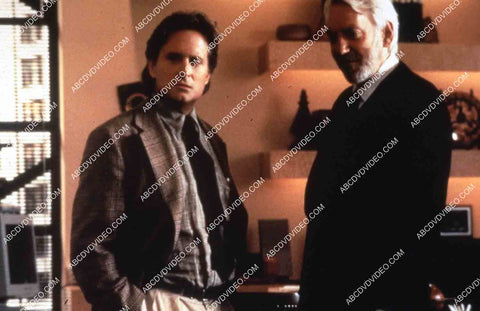Michael Douglas Donald Sutherland film Disclosure 35m-14886