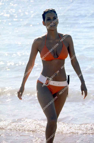 Halle Berry all wet coming out of the water James Bond film Die Another Day 35m-14889