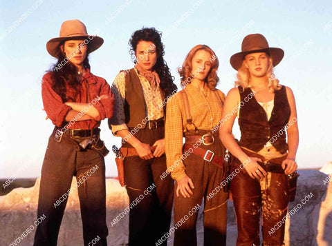 Andie McDowell Mary Stuart Masterson Madeleine Stowe Drew Barrymore film Bad Girls 35m-15174