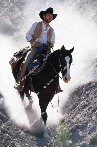 Billy Crystal on horseback film City Slickers 35m-15548