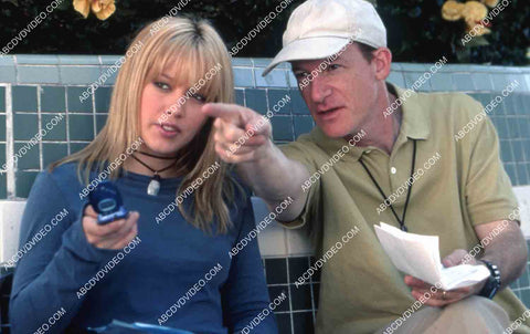 Hilary Duff w director Mark Rosman on set film A Cinderella Story 35m-15671