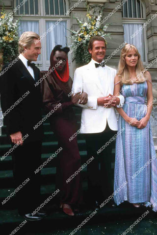 Christopher Walken Grace Jones Roger Moore Tanya Roberts James Bond film A View to a Kill 35m-16201