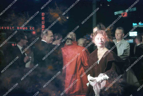 Agnes Moorehead attends film premiere James Dean Giant 35m-16560