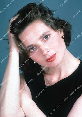 beautiful Isabella Rossellini portrait 35m-16692