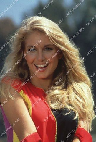 gorgeous Heather Thomas out in the sunshine 35m-17117