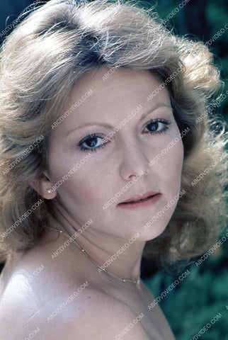 beautiful Brenda Vaccaro portrait 35m-17252
