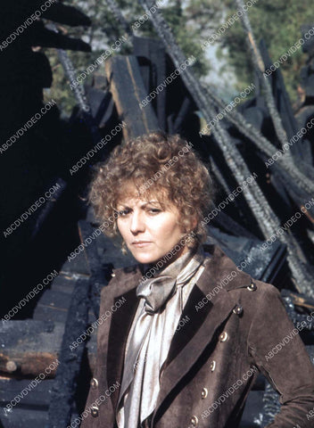 beautiful Brenda Vaccaro portrait 35m-17267