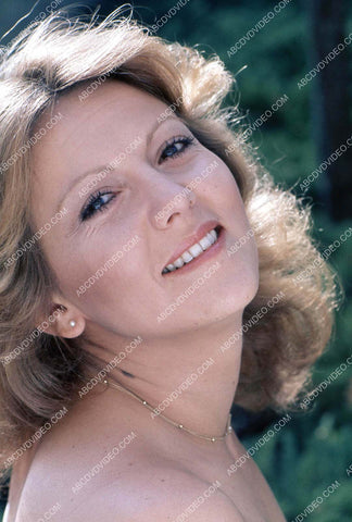 beautiful Brenda Vaccaro portrait 35m-17270