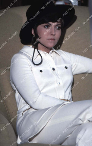 beautiful Brenda Vaccaro portrait 35m-17275