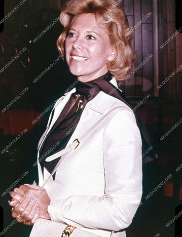 candid Dinah Shore at some event 35m-17364