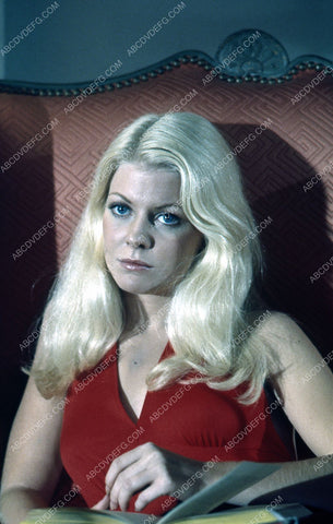 beautiful Kathleen Cody reading in bed 35m-2176