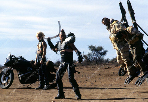 Vernon Wells and the bad guys film The Road Warrior 35m-3174