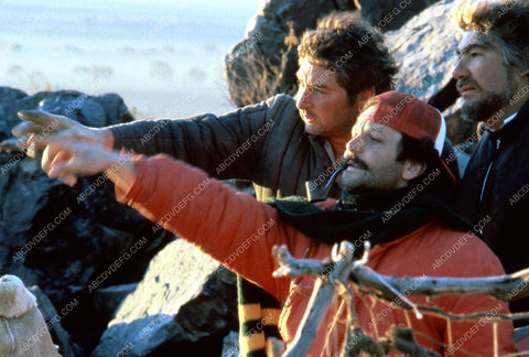 George Miller directing sci-fi film The Road Warrior 35m-3188