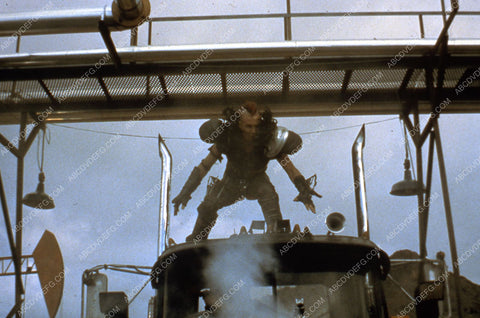 Vernon Wells doing battle film The Road Warrior 35m-3228