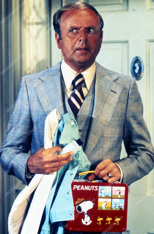 Dick Van Patten w his Peanuts lunch box TV Eight Is Enough 35m-3249
