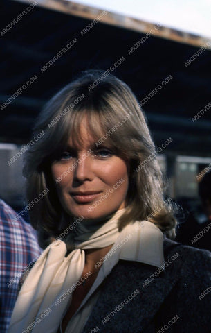 candid shot beautiful Linda evans 35m-3907