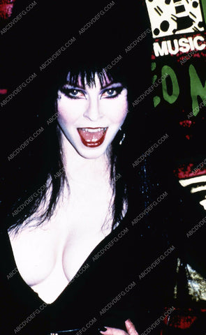 sexy Elvira Mistress of the Dark 35m-3936
