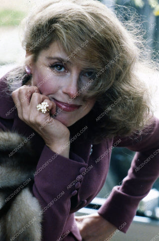 beautiful Joan Hackett portrait 35m-4862