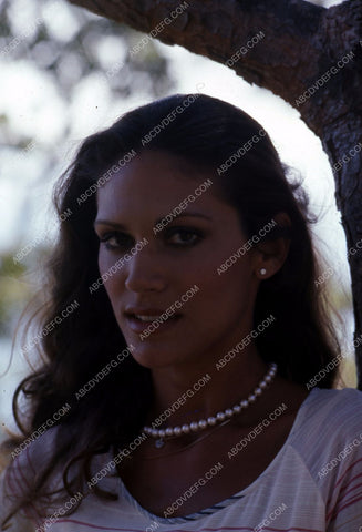 beautiful Pamela Hensley outdoors portrait 35m-5160