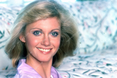 beautiful smile Olivia Newton-John pic 35m-5458