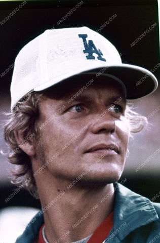 candid David Soul in his LA Dodgers baseball cap 35m-5676