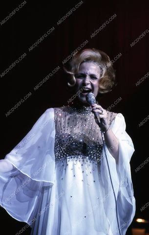 singer Brenda Lee live on stage 35m-5840
