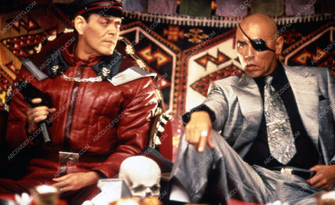 Raul Julia Wes Studi film Street Fighter 35m-5930