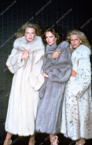 Shelley Hack Jaclyn Smith Cheryl Ladd wrapped in fur TV Charlie's Angels 35m-5960