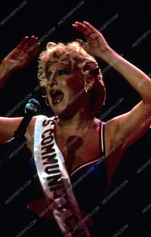 Bette Midler live on stage documentary film Divine Madness 35m-8049