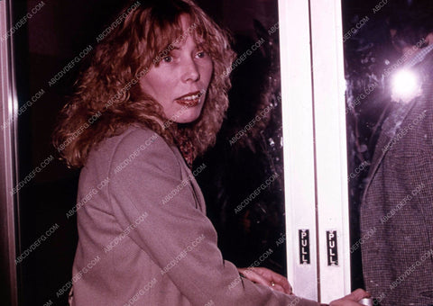 candid singer Joni Mitchell pic 35m-8065