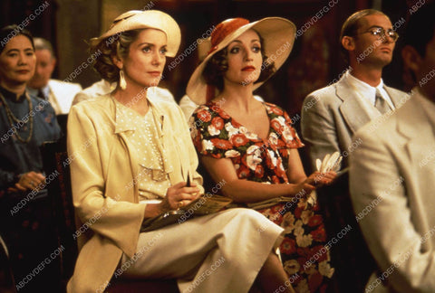 Catherine Deneuve Vincent Perez & cast film Indochine 35m-8155