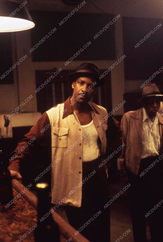 Denzel Washington film Devil in a Blue Dress 35m-8313