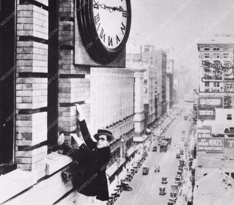 Harold Lloyd film Safety Last 3634-07