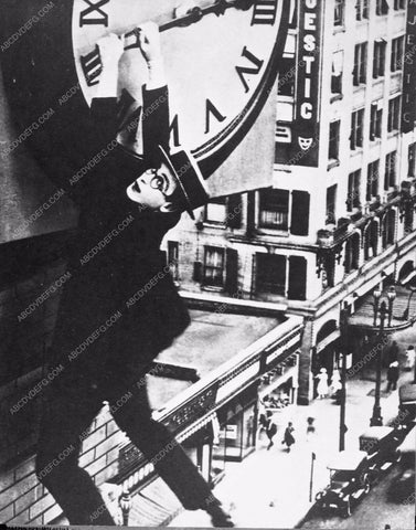 Harold Lloyd film Safety Last 3634-08