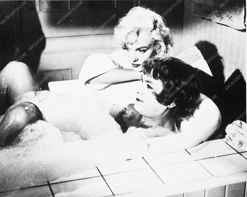jack lemmon Marilyn Monroe film Some Like it Hot 3645-12
