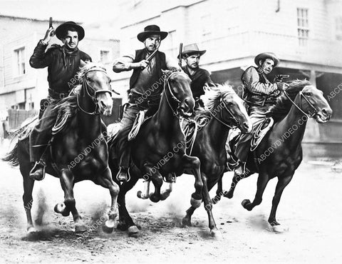 Noah Beery Jr Lon Chaney Jr Kent Taylor Alan Curtis film The Daltons Ride Again 3746-16