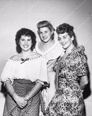 c 1947 Patty Maxene LaVerne Andrews Sisters at CBS Radio 3800-25