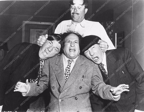 Three Stooges Moe Larry Shemp Dick Curtis 3-D short Don't Throw That Knife 3873-28