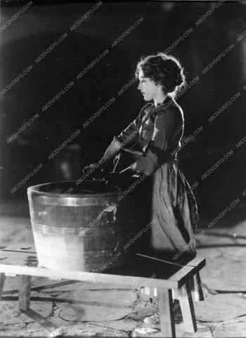 Mary Pickford doing the laundry silent film Suds 3949-26
