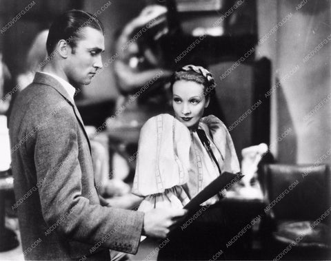 Marlene Dietrich Brian Aherne Song of Songs 3988-24