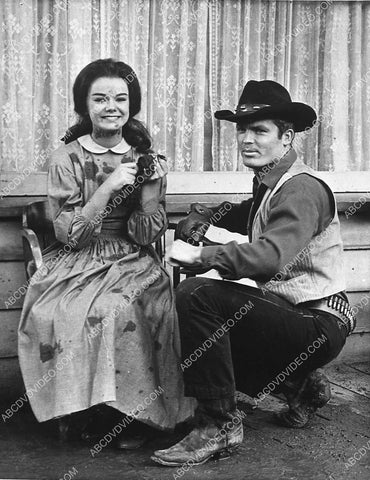 candid Shirley Knight Ty Hardin on set TV Bronco 4109-27