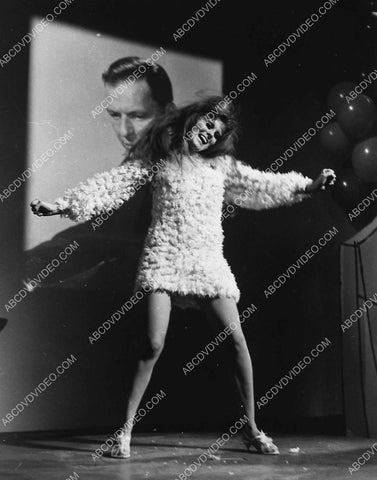 Ann-Margret dancing away 4145-24