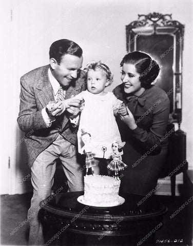 candid George Burns Gracie Allen and daughter and birthday cake 4330-07
